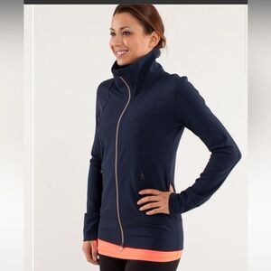 Lululemon Daily Yoga Jacket
Inkwell Size 8